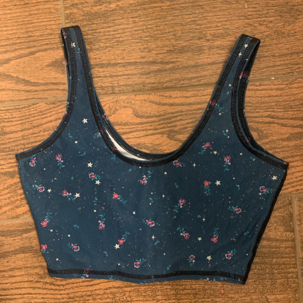 Teeki crop top/sports bra 🌹